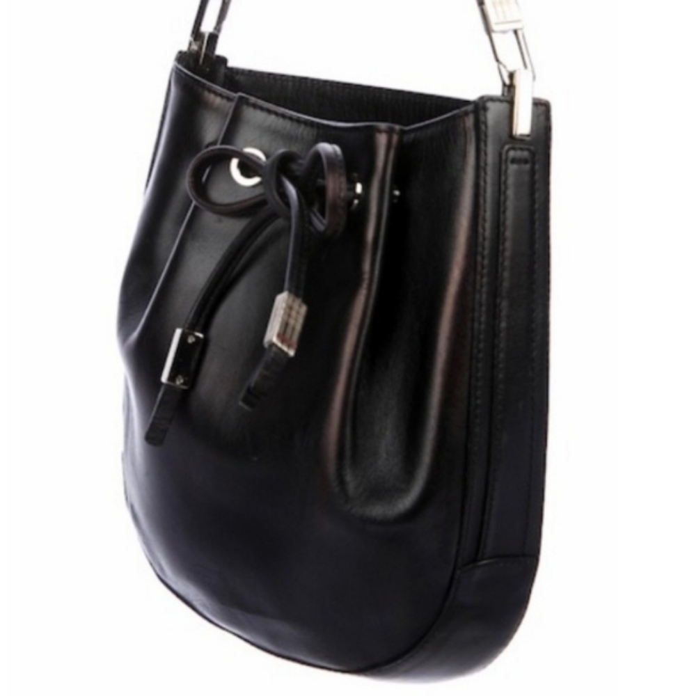 BURBERRY BLACK LEATHER TIE CLOSE SHOULDER BAG